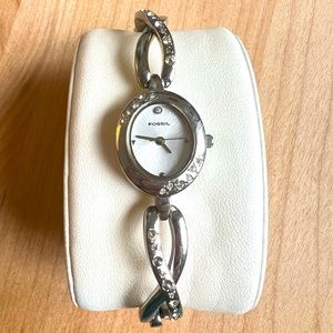Fossil ladies oval stainless steel bracelet watch NEW BATTERY